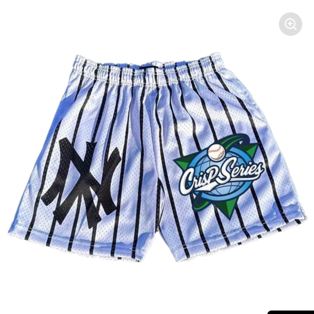 CRISP ⭐️ black pinstripes shorts